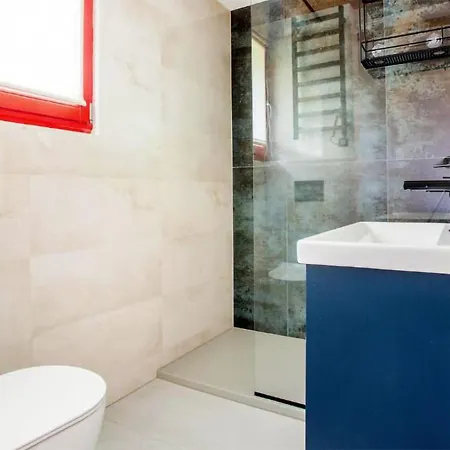 2 Bedroom Lovely In *