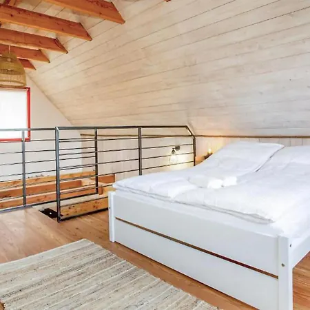 2 Bedroom Lovely In Holiday home Rowy (Pomerania)