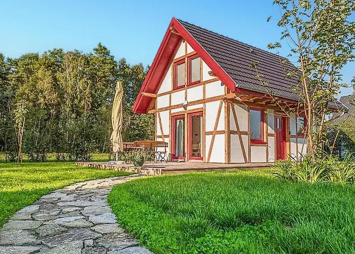 Vakantiehuis 2 Bedroom Lovely In Rowy (Pomerania)