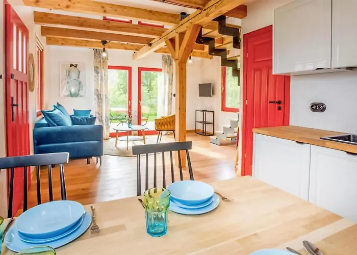 2 Bedroom Lovely In *